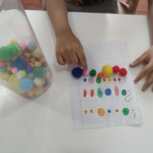 Niño haciendo terapia